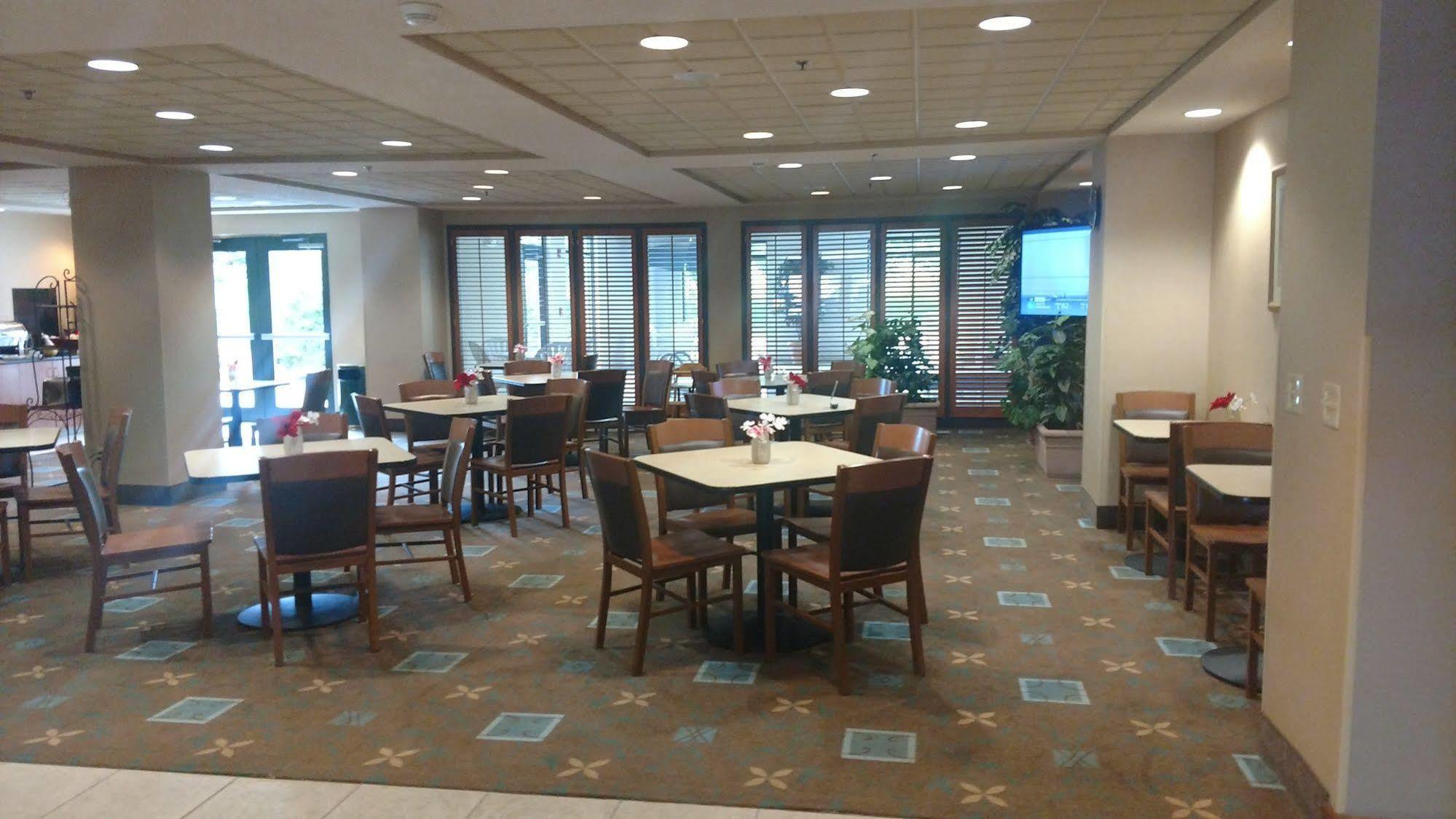 Hotel Wingate By Wyndham Gillette Esterno foto